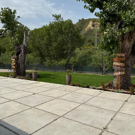 Casale Corneli Nocleg ze śniadaniem 3*