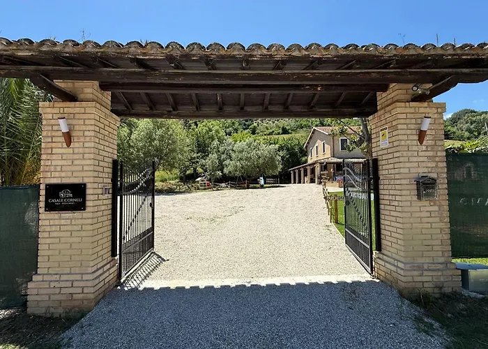 Alojamento de Acomodação e Pequeno-almoço Casale Corneli Silvi Paese